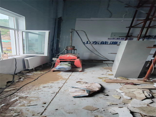 宝清地基基础下沉墙体裂缝加固注浆顶升施工